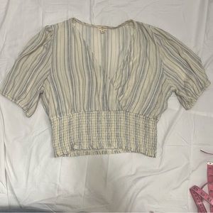 Mason&Belle Cropped V-neck Top